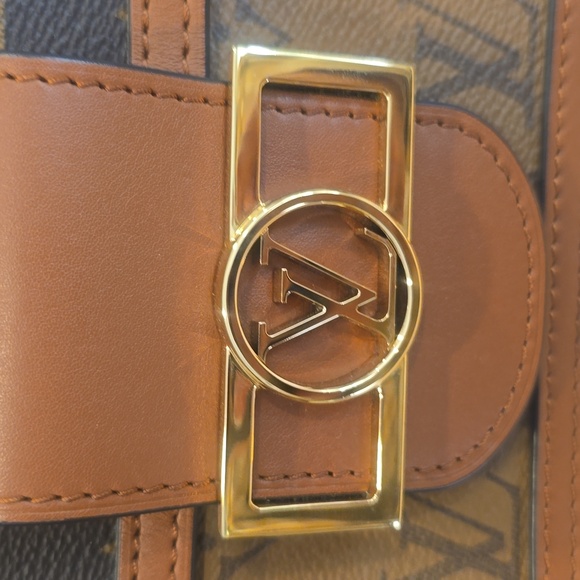 LIKE NEW Louis Vuitton Dauphine Mini leather handbag LIKE BRAND NEW USED ONCE - Picture 4 of 8